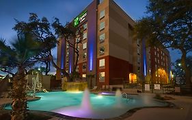 Holiday Inn Express&Suites San Antonio Medical Center North